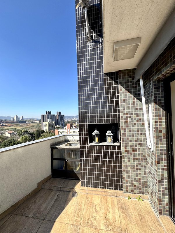 R$ 1.200.000 - BELÍSSIMA COBERTURA | 166M2 | 2 DORM | 1 SUÍTE | 2 VAGAS Rua Maranguape Porto Alegre - 