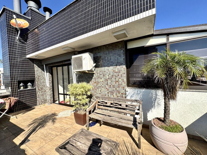 R$ 1.200.000 - BELÍSSIMA COBERTURA | 166M2 | 2 DORM | 1 SUÍTE | 2 VAGAS Rua Maranguape Porto Alegre - 