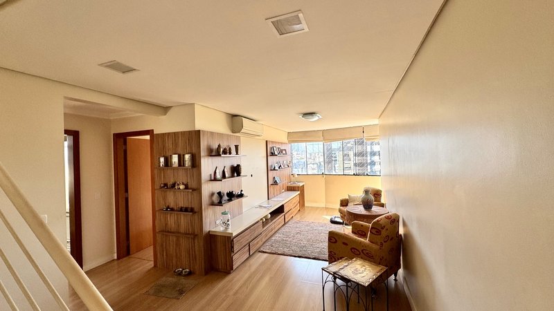 R$ 1.200.000 - BELÍSSIMA COBERTURA | 166M2 | 2 DORM | 1 SUÍTE | 2 VAGAS Rua Maranguape Porto Alegre - 