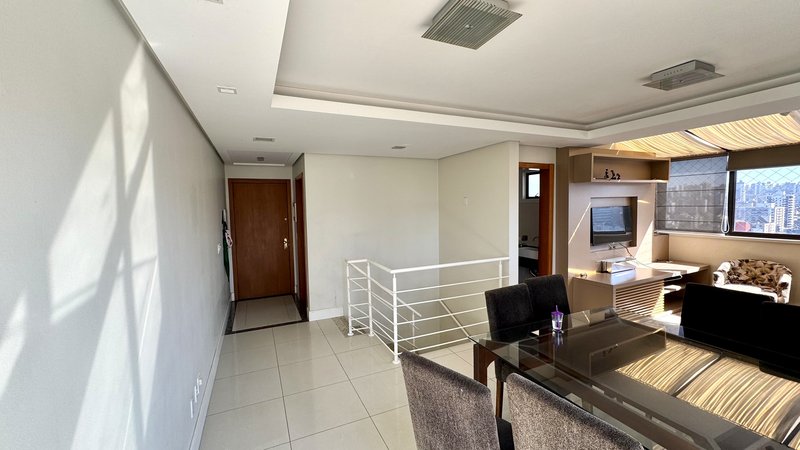 R$ 1.200.000 - BELÍSSIMA COBERTURA | 166M2 | 2 DORM | 1 SUÍTE | 2 VAGAS Rua Maranguape Porto Alegre - 