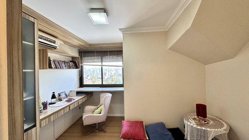 R$ 1.200.000 - BELÍSSIMA COBERTURA | 166M2 | 2 DORM | 1 SUÍTE | 2 VAGAS Rua Maranguape Porto Alegre - 