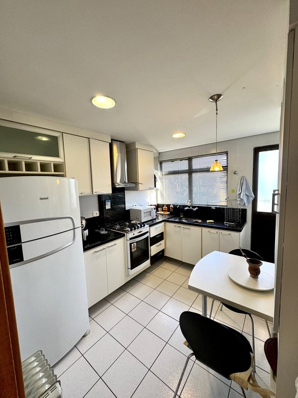 R$ 1.200.000 - BELÍSSIMA COBERTURA | 166M2 | 2 DORM | 1 SUÍTE | 2 VAGAS Rua Maranguape Porto Alegre - 