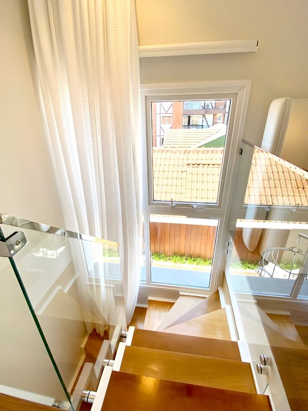R$ 1.100.000 - LUXUOSO LOFT DUPLEX - 85M2 - 1 DORM - SUÍTE - TERRAÇO - 1 VAGA Avenida Osvaldo Aranha Canela - 