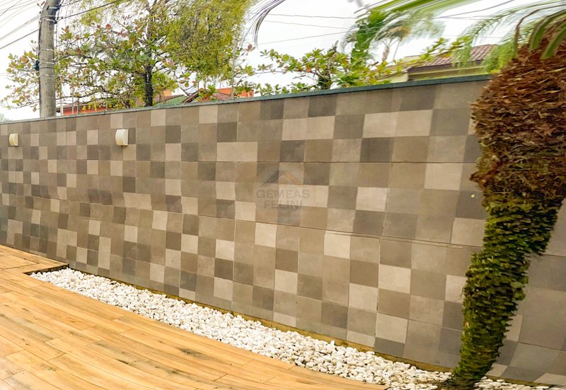 Casa em Condomínio na Praia de Juquehy  São Sebastião - 