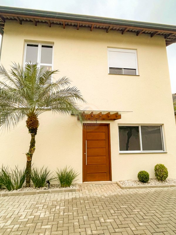 Casa em Condomínio na Praia de Juquehy  São Sebastião - 