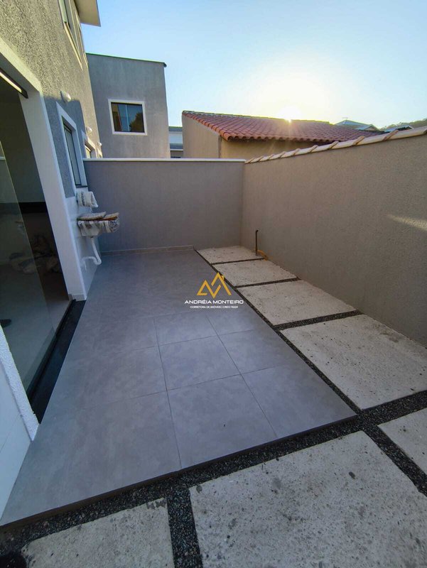 Casa duplex com 2 Quartos , 2 suítes à venda, 69 m² por R$ 399.000 - Jardim Atlântico  Maricá - 