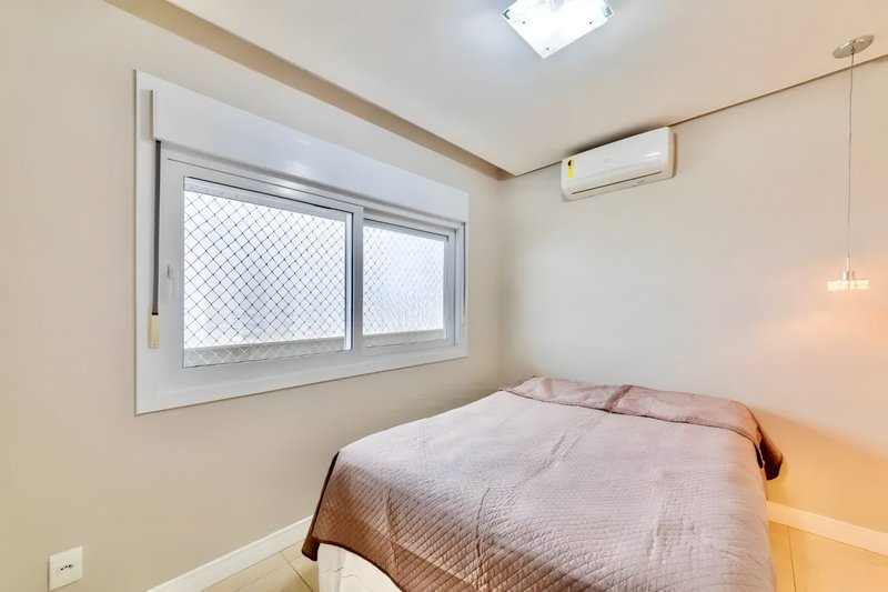 R$ 680.000 - NEO 360 LIVING DESIGN - 65M2 - 2 DORM - SACADA - VISTA - 2 VAGAS Rua Gutemberg Porto Alegre - 