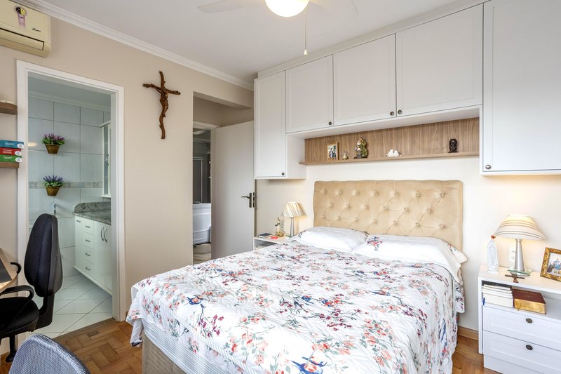 R$ 680.000 - EXCLUSIVIDADE - PORTEIRA FECHADA - APARTAMENTO - 99M2 - 3 DORM - 1 VAGA Rua Garibaldi Porto Alegre - 
