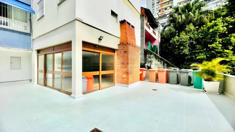 R$ 680.000 - EXCLUSIVIDADE - PORTEIRA FECHADA - APARTAMENTO - 99M2 - 3 DORM - 1 VAGA Rua Garibaldi Porto Alegre - 