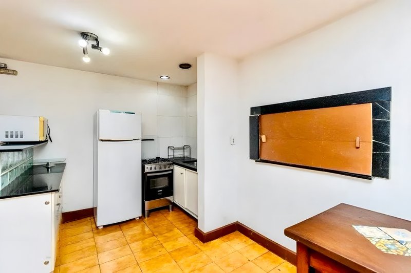 R$ 680.000 - EXCLUSIVIDADE - PORTEIRA FECHADA - APARTAMENTO - 99M2 - 3 DORM - 1 VAGA Rua Garibaldi Porto Alegre - 