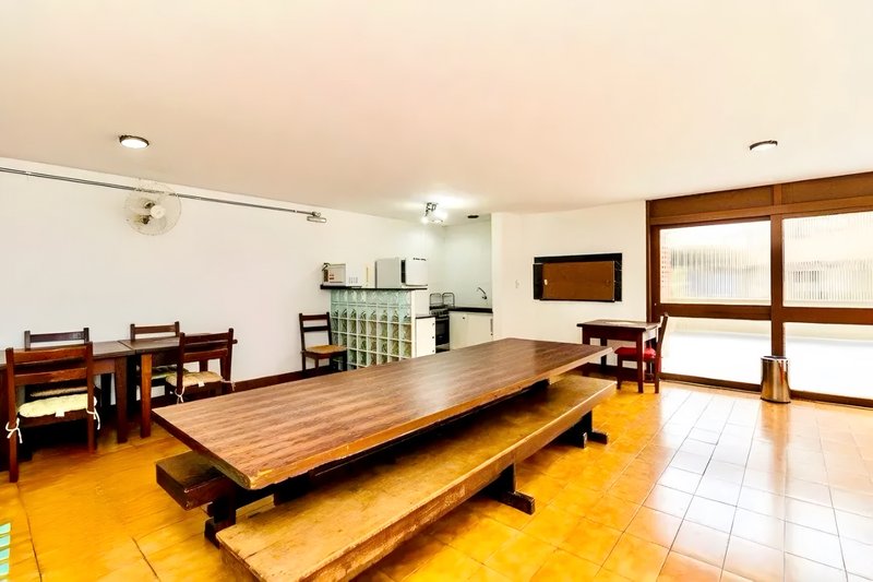 R$ 680.000 - EXCLUSIVIDADE - PORTEIRA FECHADA - APARTAMENTO - 99M2 - 3 DORM - 1 VAGA Rua Garibaldi Porto Alegre - 