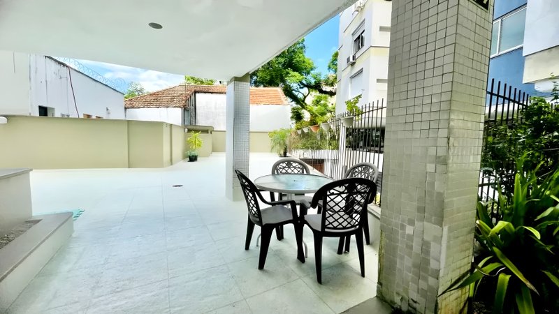 R$ 680.000 - EXCLUSIVIDADE - PORTEIRA FECHADA - APARTAMENTO - 99M2 - 3 DORM - 1 VAGA Rua Garibaldi Porto Alegre - 