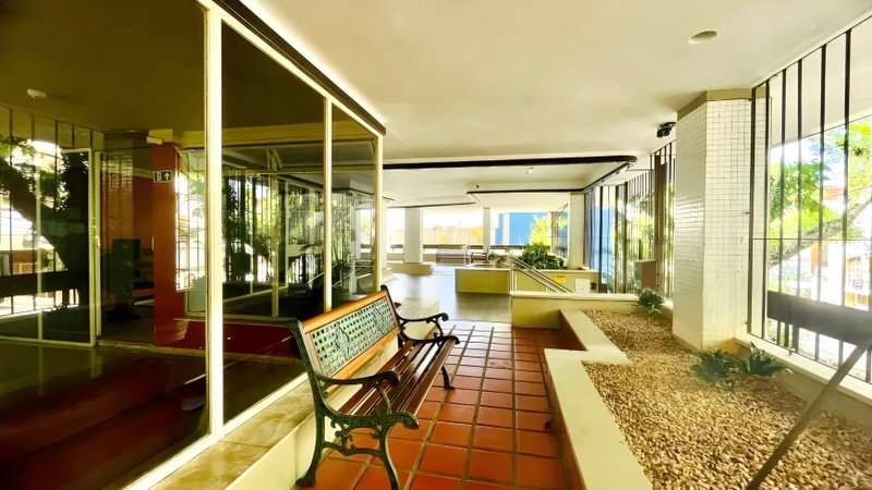 R$ 680.000 - EXCLUSIVIDADE - PORTEIRA FECHADA - APARTAMENTO - 99M2 - 3 DORM - 1 VAGA Rua Garibaldi Porto Alegre - 