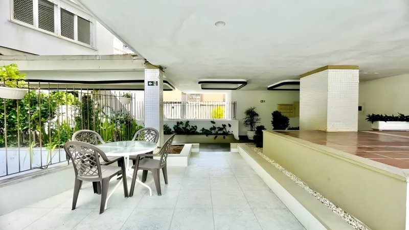 R$ 680.000 - EXCLUSIVIDADE - PORTEIRA FECHADA - APARTAMENTO - 99M2 - 3 DORM - 1 VAGA Rua Garibaldi Porto Alegre - 