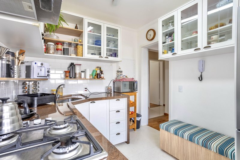 R$ 680.000 - EXCLUSIVIDADE - PORTEIRA FECHADA - APARTAMENTO - 99M2 - 3 DORM - 1 VAGA Rua Garibaldi Porto Alegre - 