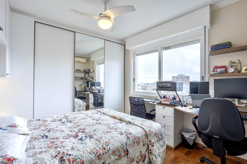 R$ 680.000 - EXCLUSIVIDADE - PORTEIRA FECHADA - APARTAMENTO - 99M2 - 3 DORM - 1 VAGA Rua Garibaldi Porto Alegre - 