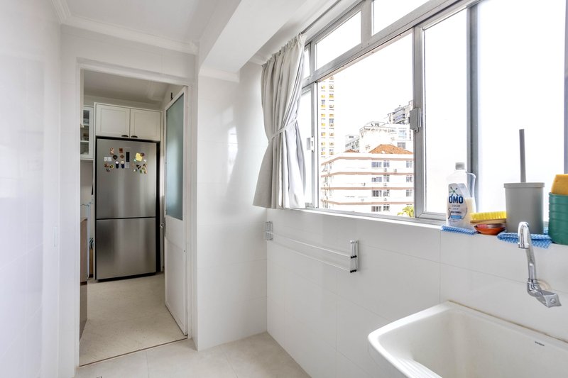 R$ 680.000 - EXCLUSIVIDADE - PORTEIRA FECHADA - APARTAMENTO - 99M2 - 3 DORM - 1 VAGA Rua Garibaldi Porto Alegre - 