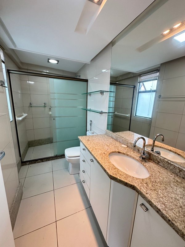 Apartamento à venda com 4 quartos sendo 2 suíte, 174m² área útil por R$ 2.000.000,00 Rua Ana Camelo da Silva Recife - 