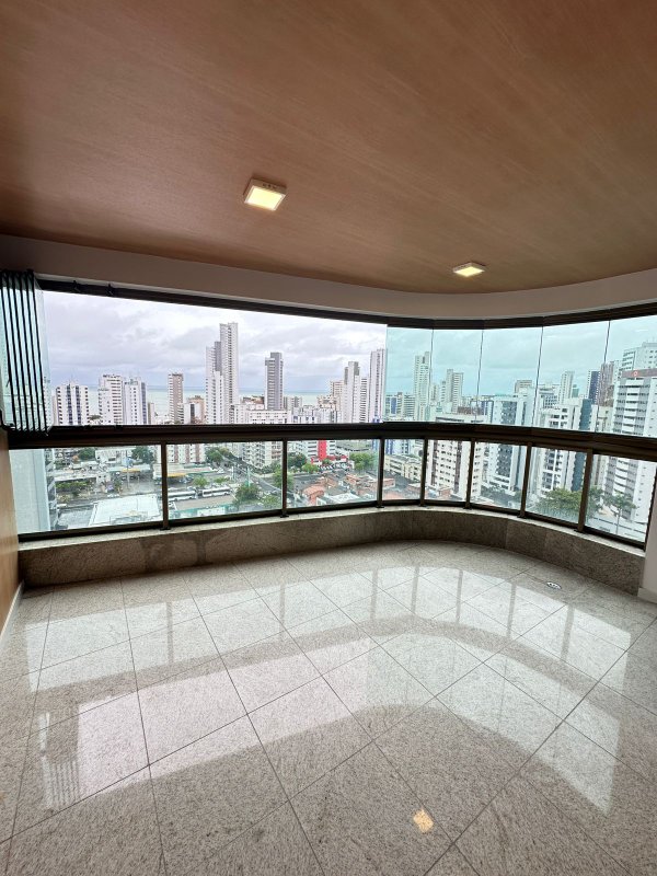 Apartamento à venda com 4 quartos sendo 2 suíte, 174m² área útil por R$ 2.000.000,00 Rua Ana Camelo da Silva Recife - 