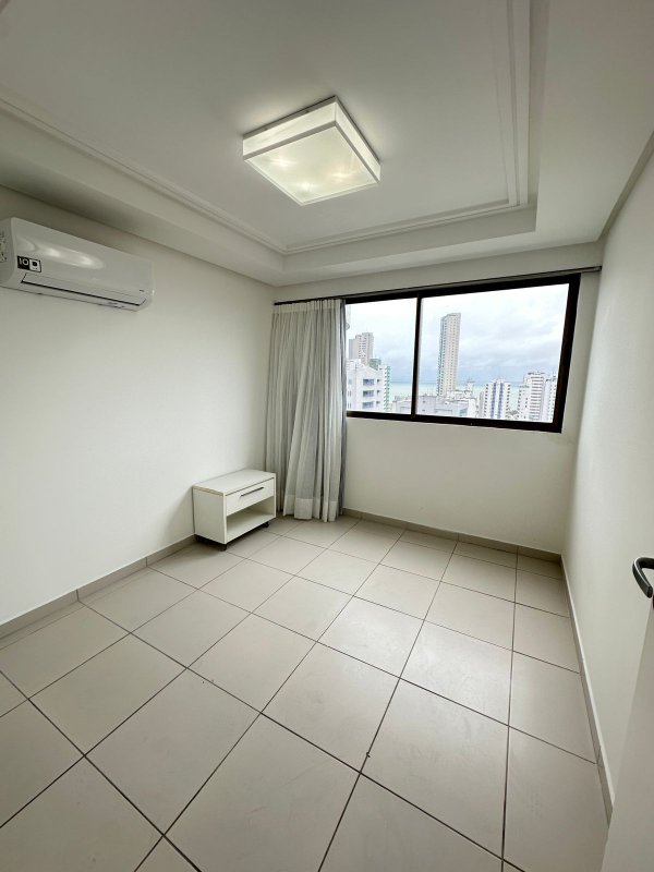 Apartamento à venda com 4 quartos sendo 2 suíte, 174m² área útil por R$ 2.000.000,00 Rua Ana Camelo da Silva Recife - 