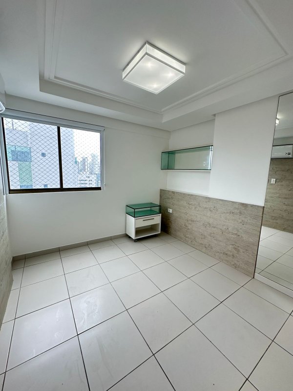 Apartamento à venda com 4 quartos sendo 2 suíte, 174m² área útil por R$ 2.000.000,00 Rua Ana Camelo da Silva Recife - 