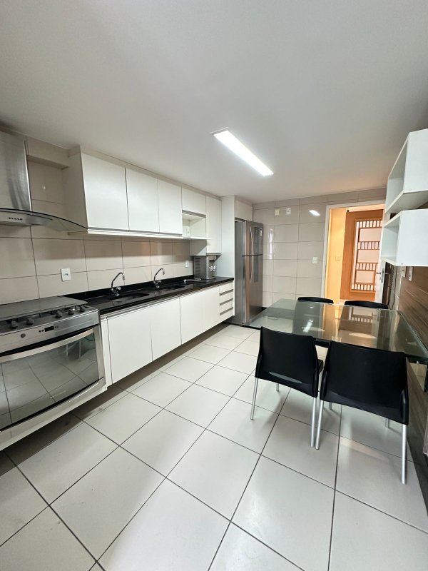 Apartamento à venda com 4 quartos sendo 2 suíte, 174m² área útil por R$ 2.000.000,00 Rua Ana Camelo da Silva Recife - 