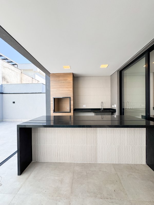 Casa com arquitetura moderna e design sofisticado Av Renova dos Santos Arujá - 