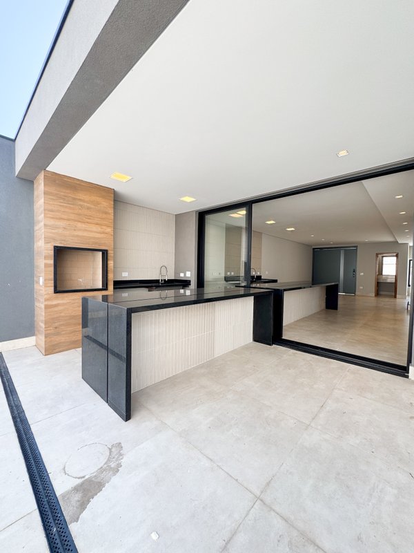 Casa com arquitetura moderna e design sofisticado Av Renova dos Santos Arujá - 