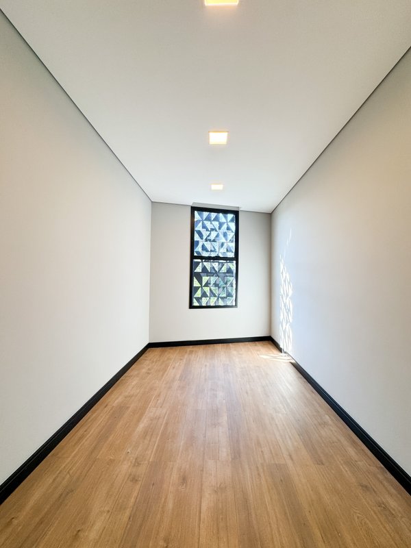 Casa com arquitetura moderna e design sofisticado Av Renova dos Santos Arujá - 
