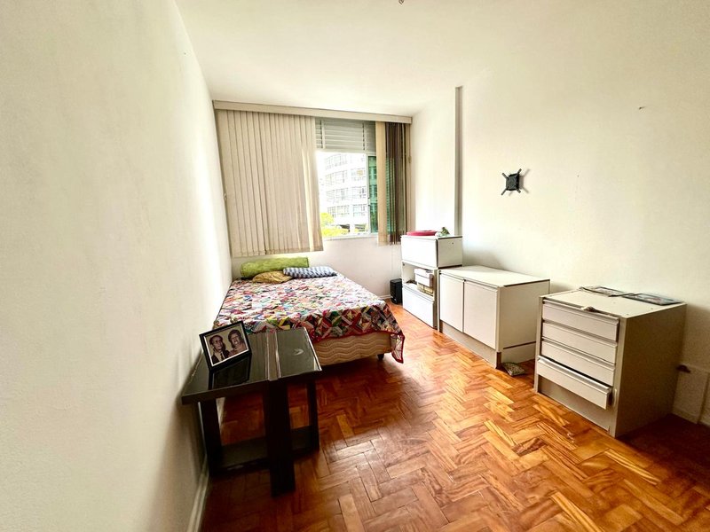 APARTAMENTO NASCENTE 3 QUARTOS SUÍTE DEPENDÊNCIA COMPLETA GARAGEM À VENDA NA BARRA! Rua Lord Cochrane Salvador - 