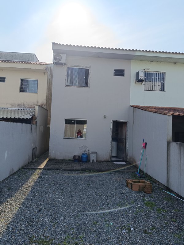 Sobrado no bairro XV de Novembro Tijucas SC rua Celina Vieira Peixoto Tijucas - 