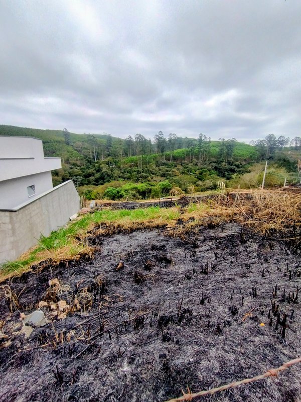 Terreno com boa topografia à venda no Mirante da Serra  Igaratá - 