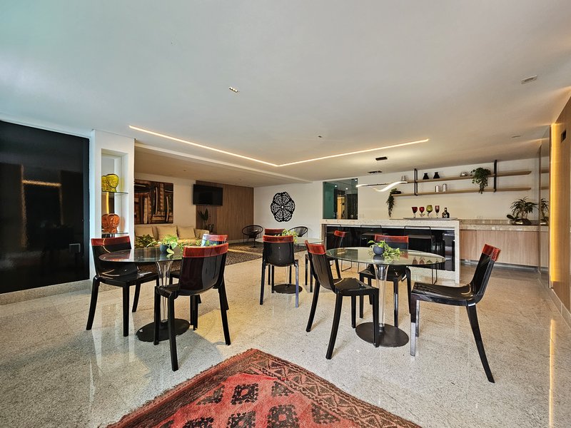 3 quartos (2 suítes). 58m². 1 vaga de garagem. Andar alto Rua Marechal Juarez Távora Recife - 