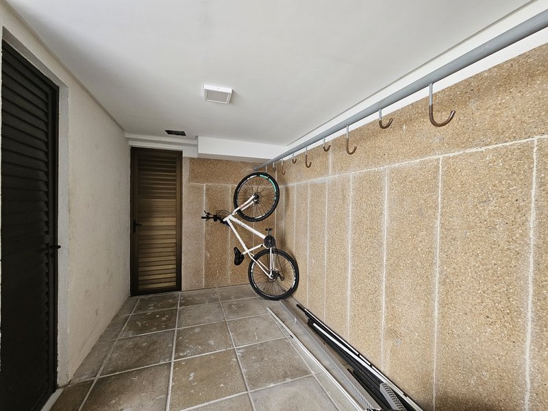 3 quartos (2 suítes). 58m². 1 vaga de garagem. Andar alto Rua Marechal Juarez Távora Recife - 