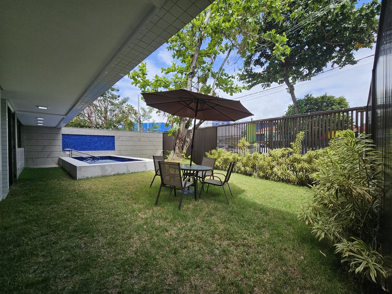 3 quartos (2 suítes). 58m². 1 vaga de garagem. Andar alto Rua Marechal Juarez Távora Recife - 