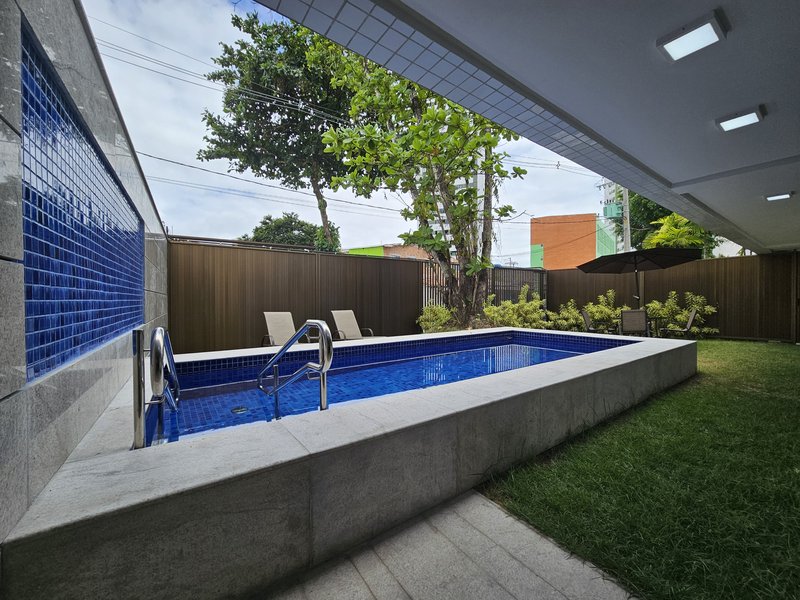 3 quartos (2 suítes). 58m². 1 vaga de garagem. Andar alto Rua Marechal Juarez Távora Recife - 