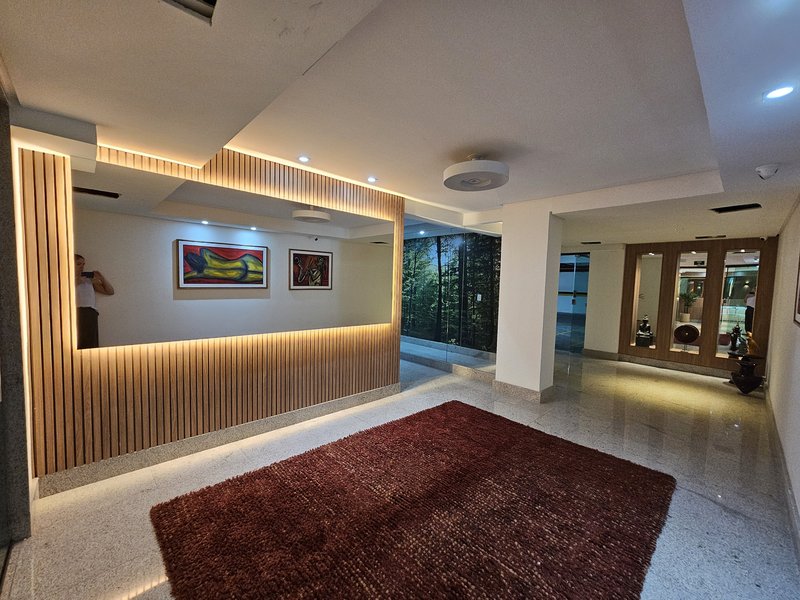 3 quartos (2 suítes). 58m². 1 vaga de garagem. Andar alto Rua Marechal Juarez Távora Recife - 
