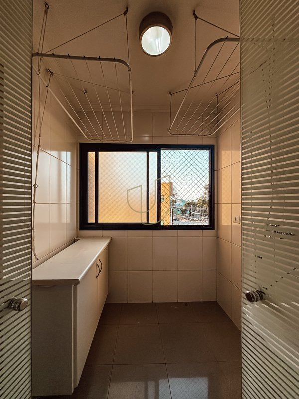Apartamento com 4 Dormitórios no Esplanada Park Rua Laurent Martins São José dos Campos - 