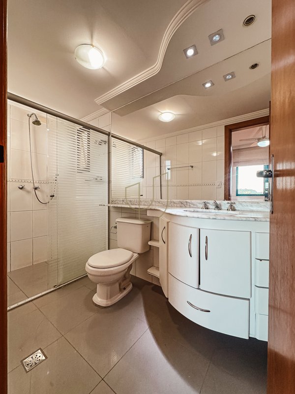 Apartamento com 4 Dormitórios no Esplanada Park Rua Laurent Martins São José dos Campos - 
