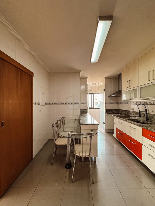 Apartamento com 4 Dormitórios no Esplanada Park Rua Laurent Martins São José dos Campos - 