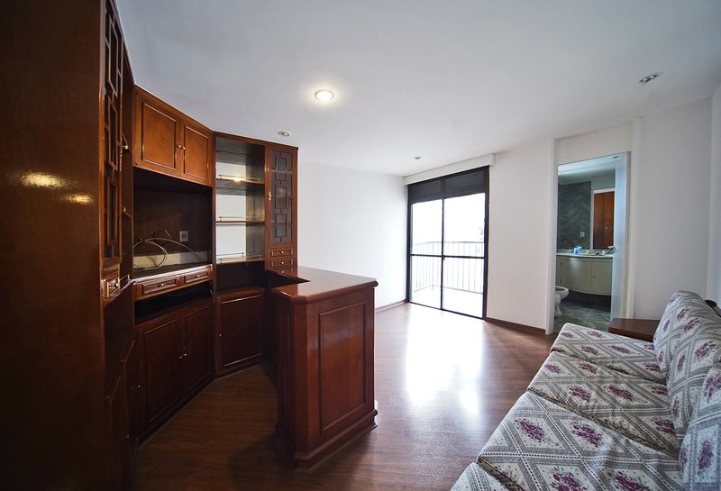 Apartamento com 215m² no Paraíso 3 suítes 3 vagas Rua Carlos Steinen São Paulo - 