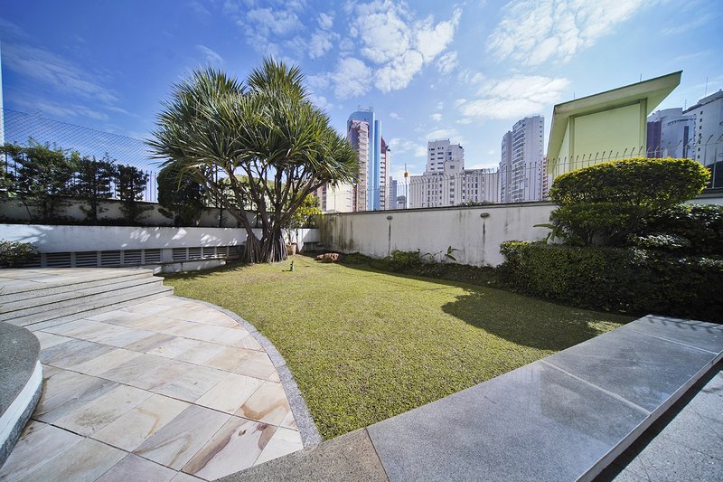 Apartamento com 215m² no Paraíso 3 suítes 3 vagas Rua Carlos Steinen São Paulo - 