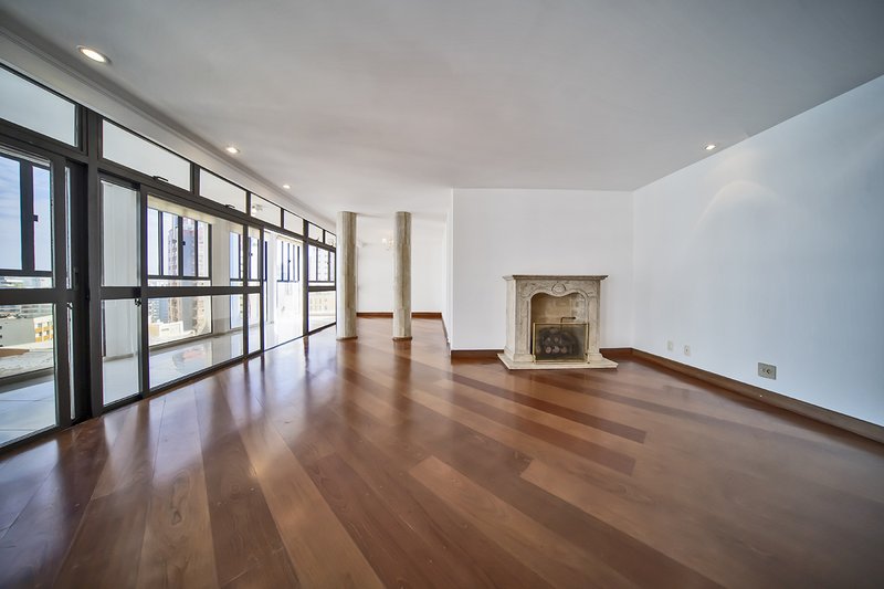 Apartamento com 215m² no Paraíso 3 suítes 3 vagas Rua Carlos Steinen São Paulo - 