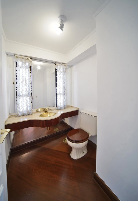 Apartamento com 215m² no Paraíso 3 suítes 3 vagas Rua Carlos Steinen São Paulo - 