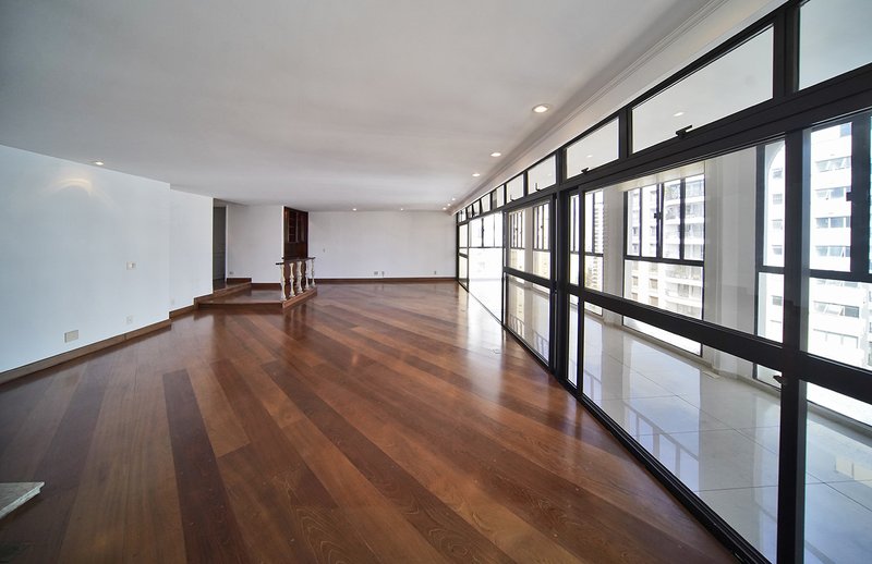 Apartamento com 215m² no Paraíso 3 suítes 3 vagas Rua Carlos Steinen São Paulo - 
