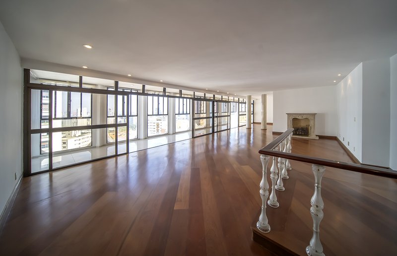 Apartamento com 215m² no Paraíso 3 suítes 3 vagas Rua Carlos Steinen São Paulo - 