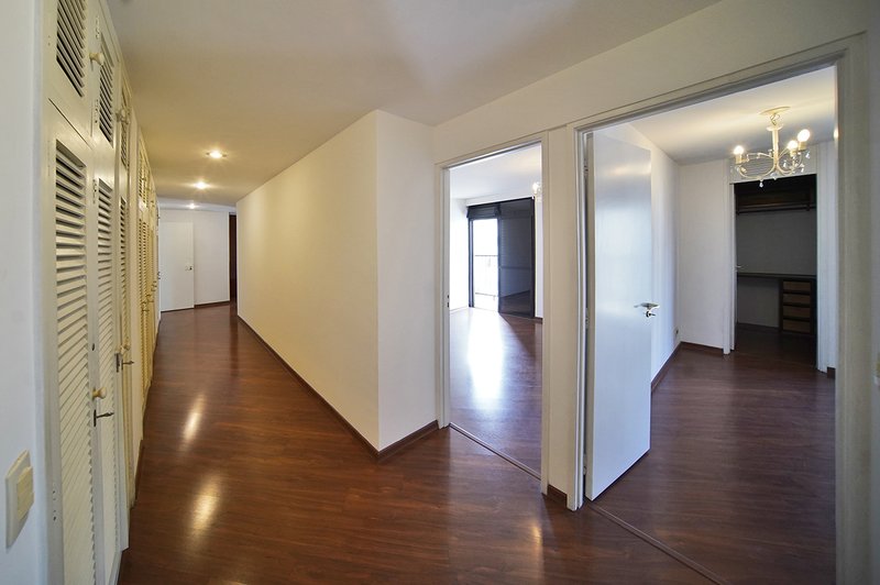 Apartamento com 215m² no Paraíso 3 suítes 3 vagas Rua Carlos Steinen São Paulo - 