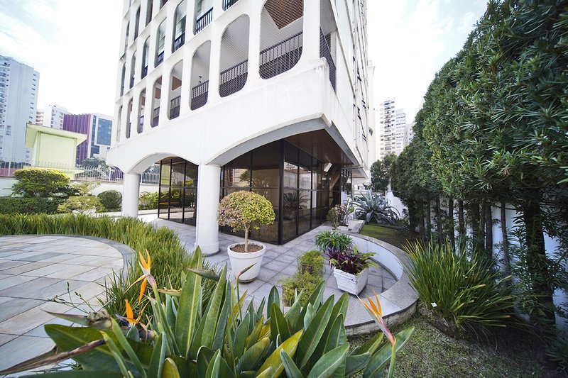 Apartamento com 215m² no Paraíso 3 suítes 3 vagas Rua Carlos Steinen São Paulo - 