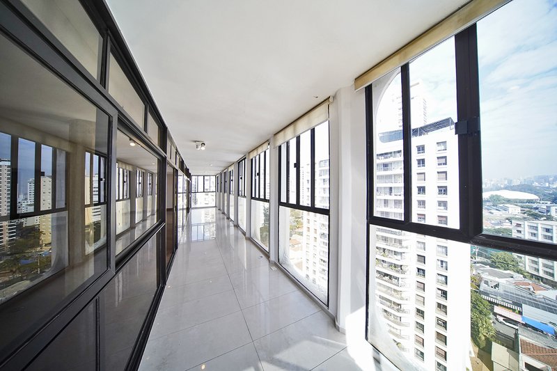 Apartamento com 215m² no Paraíso 3 suítes 3 vagas Rua Carlos Steinen São Paulo - 
