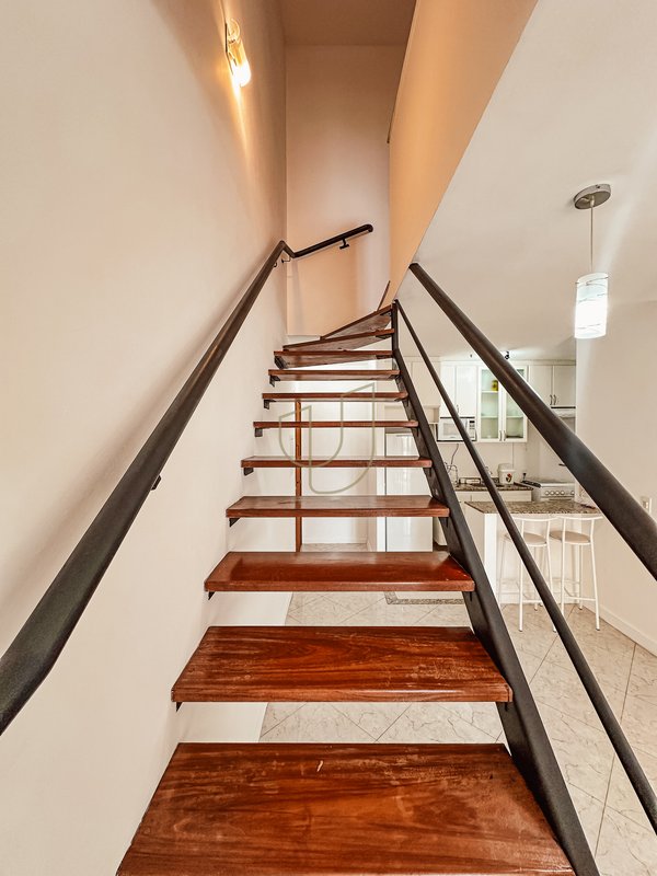 Apartamento Duplex com 2 Dormitórios no Mondrian Suíte Hotel Rua do Aruana São José dos Campos - 